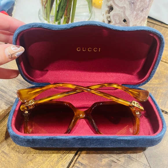 Gucci Big Sunglasses 🕶️ GG1072S - Picture 8 of 8